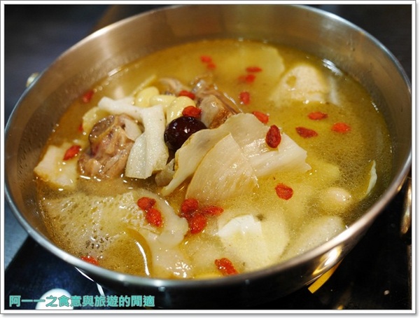 紅九九個人式麻辣鍋(原禎記館):台北東區美食 紅九九個人麻辣鍋 天麻竹笙雞~一人也能享受美味養生火鍋