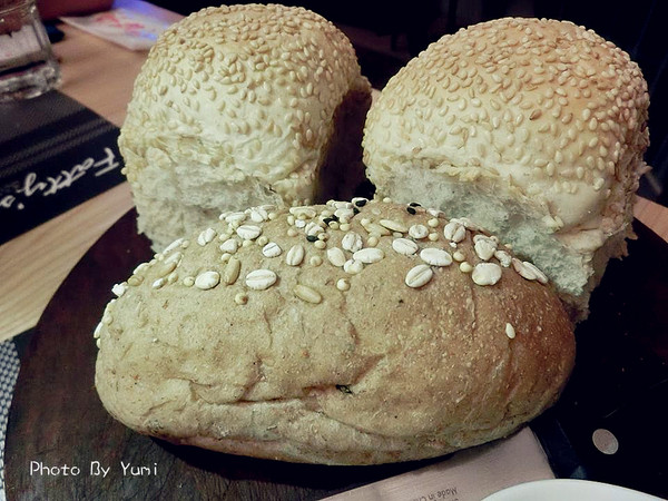 Fattys義式創意餐廳(公益店)：【邀稿】台中公益路美食!燈光美氣氛佳♥質感系義式餐廳 @Fatty's義式創意餐廳(公益店)