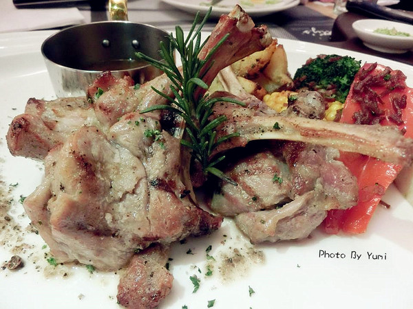 Fattys義式創意餐廳(公益店)：【邀稿】台中公益路美食!燈光美氣氛佳♥質感系義式餐廳 @Fatty's義式創意餐廳(公益店)