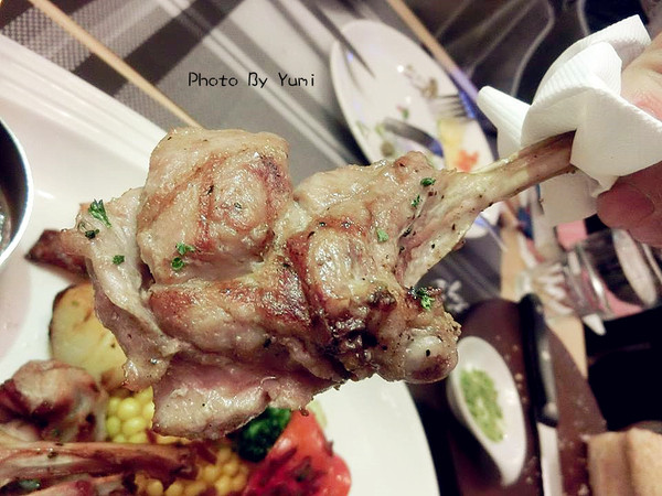 Fattys義式創意餐廳(公益店)：【邀稿】台中公益路美食!燈光美氣氛佳♥質感系義式餐廳 @Fatty's義式創意餐廳(公益店)