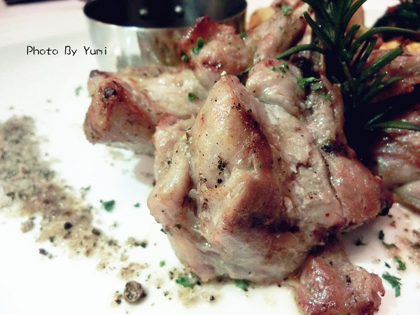 Fattys義式創意餐廳(公益店)：【邀稿】台中公益路美食!燈光美氣氛佳♥質感系義式餐廳 @Fatty's義式創意餐廳(公益店)