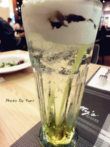 Fattys義式創意餐廳(公益店)：【邀稿】台中公益路美食!燈光美氣氛佳♥質感系義式餐廳 @Fatty's義式創意餐廳(公益店)