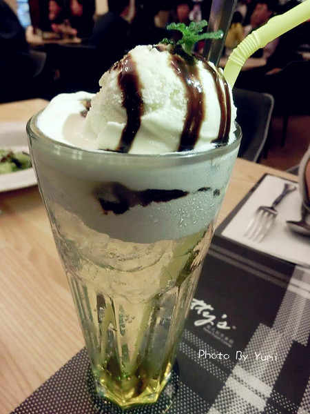 Fattys義式創意餐廳(公益店)：【邀稿】台中公益路美食!燈光美氣氛佳♥質感系義式餐廳 @Fatty's義式創意餐廳(公益店)