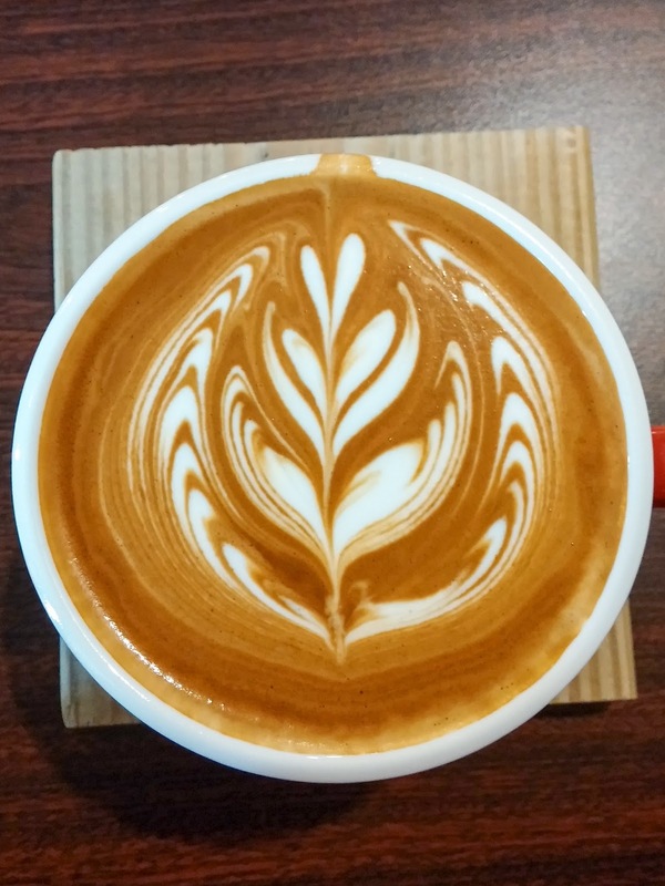 家邊咖啡：桃園市龜山區 [家邊咖啡] 在半山腰喝濃醇咖啡配手工甜點