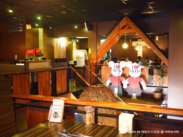 日月燒烤：【食記】台中日月燒烤@西區草悟道捷運BRT科博館 : 燒烤吃到飽~最美味的是炸物!!美玉白醬酥雞最高~~