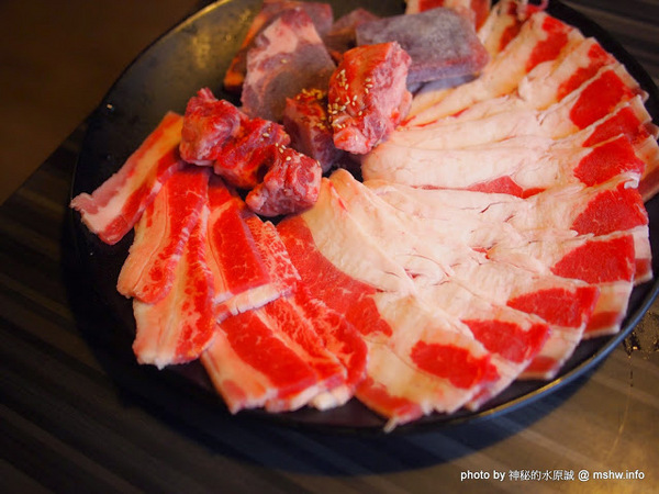 日月燒烤：【食記】台中日月燒烤@西區草悟道捷運BRT科博館 : 燒烤吃到飽~最美味的是炸物!!美玉白醬酥雞最高~~