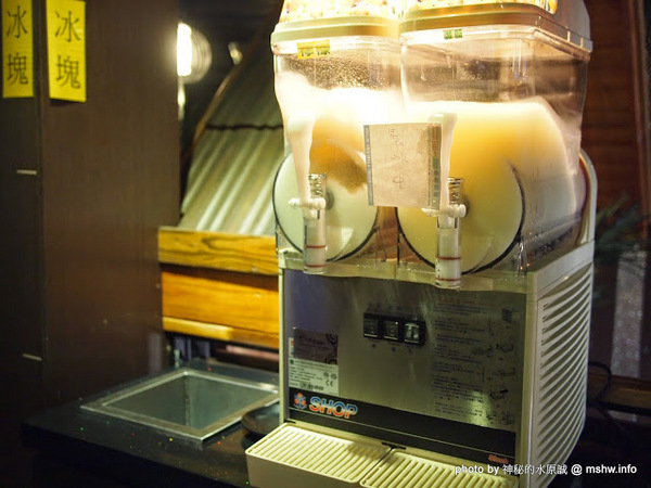 日月燒烤：【食記】台中日月燒烤@西區草悟道捷運BRT科博館 : 燒烤吃到飽~最美味的是炸物!!美玉白醬酥雞最高~~