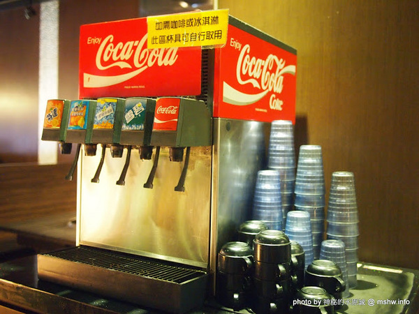 日月燒烤：【食記】台中日月燒烤@西區草悟道捷運BRT科博館 : 燒烤吃到飽~最美味的是炸物!!美玉白醬酥雞最高~~