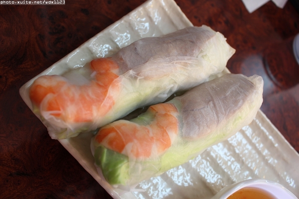 姐妹花越南創意料理：姐妹花越南創意料理✪道地風味料理‧湯頭清爽好喝~104.02.04