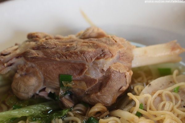 姐妹花越南創意料理：姐妹花越南創意料理✪道地風味料理‧湯頭清爽好喝~104.02.04