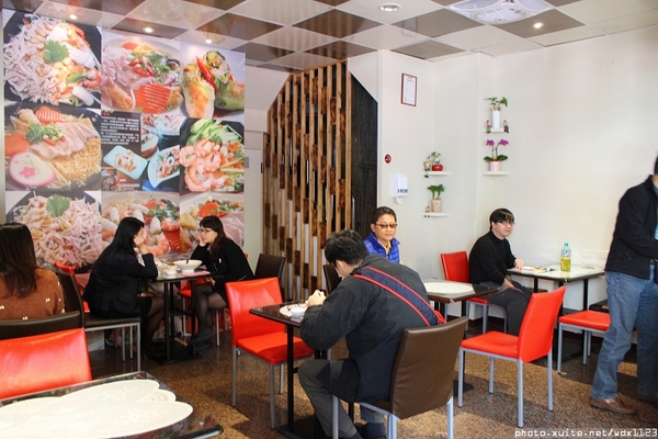 姐妹花越南創意料理：姐妹花越南創意料理✪道地風味料理‧湯頭清爽好喝~104.02.04