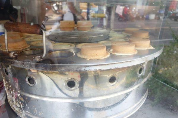 阿承酥皮紅豆餅:阿承紅豆餅 老店 入口奶酥香甜加上鴨蛋鹹香超絕配!!!