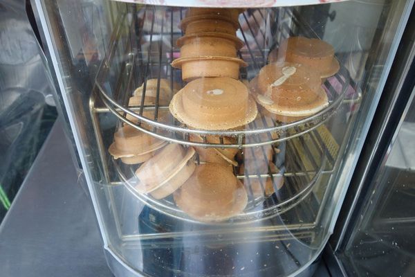 阿承酥皮紅豆餅:阿承紅豆餅 老店 入口奶酥香甜加上鴨蛋鹹香超絕配!!!