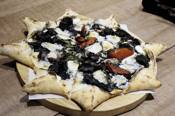 墨魚醬醃漬墨魚披薩 (2).jpg