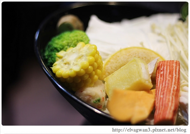 台北-捷運行天宮站-火鍋-極禾鍋物-火鍋推薦-冬天吃鍋-農安街-鴛鴦鍋-海陸鍋-霜降牛-海鮮-活跳蝦-牛奶鍋-涮涮鍋-個人鍋-26-5649-1