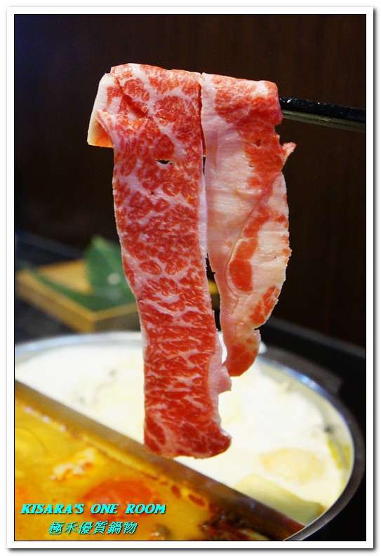 極禾優質鍋物：行天宮火鍋．麻辣加昆布鍋vs海鮮加牛奶鍋的究極選擇──極禾 優質鍋物