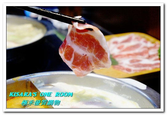 極禾優質鍋物：行天宮火鍋．麻辣加昆布鍋vs海鮮加牛奶鍋的究極選擇──極禾 優質鍋物