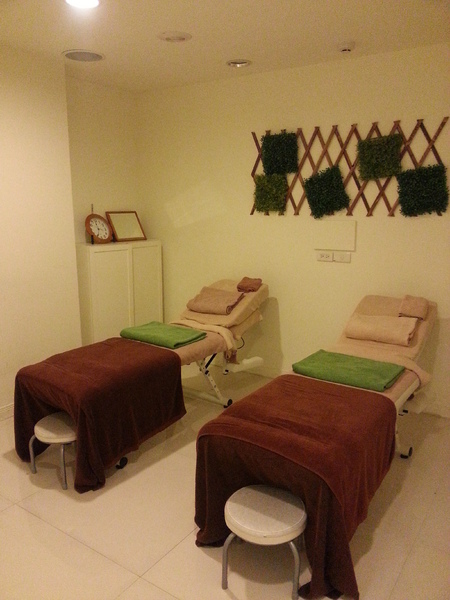 KA.RA.DA factory 身體工場(忠孝會館):KA.RA.DA factory 身體工場。日式整脊