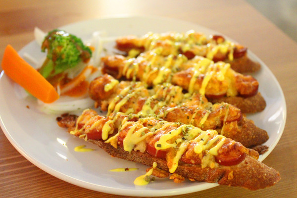 泡卡芙 Puff Cafe'：[台南]老屋X早午餐X酒吧 泡卡芙 Puff Cafe'