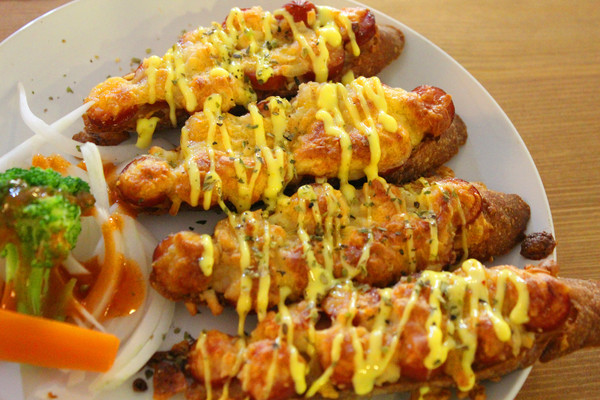 泡卡芙 Puff Cafe'：[台南]老屋X早午餐X酒吧 泡卡芙 Puff Cafe'