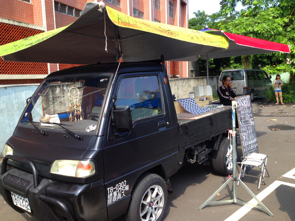 backseat：[台南]自己的餐車，自己追 Backseat