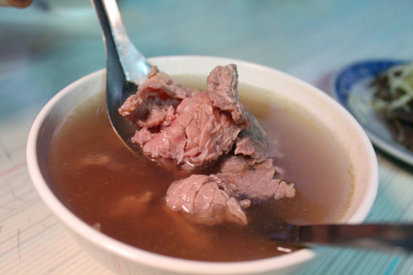 安平無名牛肉湯：[台南]在地人早起的美味牛肉湯 安平無名牛肉湯