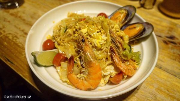 圖圖咖啡館：【桃園中壢】很少見的泰式咖啡館，來中壢不可錯過的好地方-圖圖咖啡館