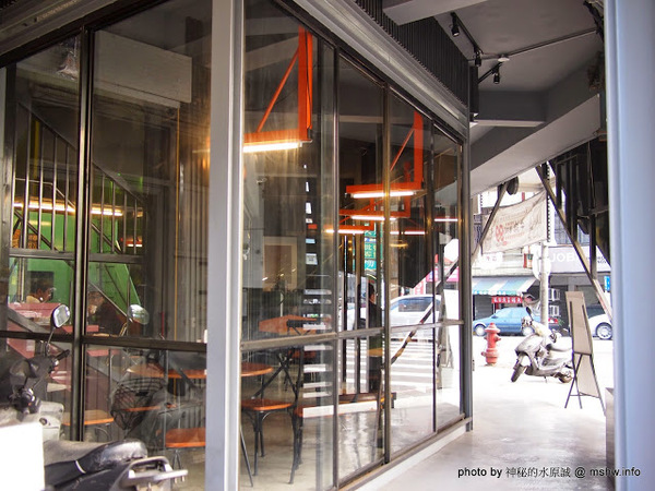 黑匠鉄板起事夜市鐵板牛排專賣店(公益店)：【食記】台中黑匠鉄板起事夜市鐵板牛排專賣店公益店@西區草悟道捷運BRT科博館 : 平凡中見驚喜,吃完意猶未盡的鐵板麵