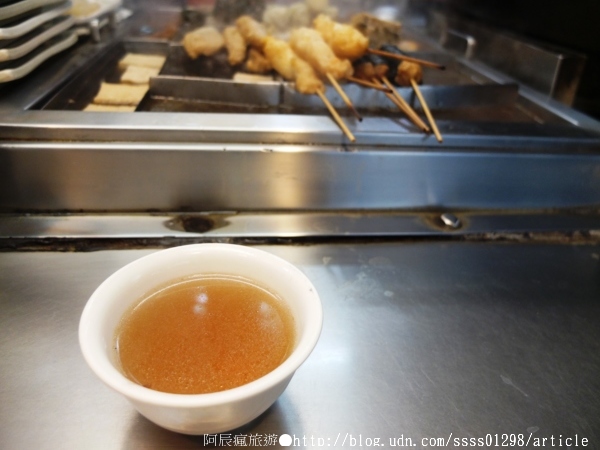 關東煮壽司(屏東夜市第35攤)：【美食特搜。屏東市】關東煮壽司。大嗑一盤鮮美生魚片 百搭的哇沙米沾醬 屏東夜市美食篇