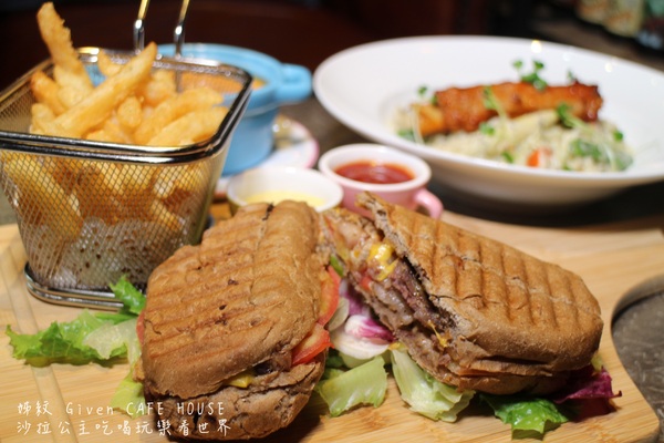 姊紋given CAFE HOUSE:台北,信義『姊紋given CAFE HOUSE』3D立體拉花/包場/捷運市政府站