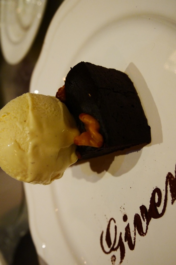 姊紋given CAFE HOUSE:食。北市信義區【捷運市府站】咖啡、美食、調酒、沙發 姊紋 given CAFE HOUSE 在巷弄間等你駐留