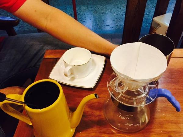 鳳朝手作咖啡館：木柵鳳朝手作咖啡館二訪 終於喝到肖想很久的手沖咖啡!