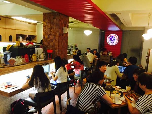 鳳朝手作咖啡館：木柵鳳朝手作咖啡館二訪 終於喝到肖想很久的手沖咖啡!