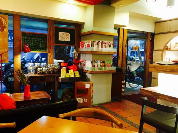 鳳朝手作咖啡館：木柵鳳朝手作咖啡館二訪 終於喝到肖想很久的手沖咖啡!