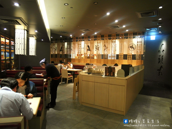 山頭火拉麵:〖台中│美食〗山頭火拉麵 ❤ 來自日本北海道旭川道地拉麵店,湯頭超濃郁!!拉麵款式眾多,還有沾麵及定食可以選擇唷!!