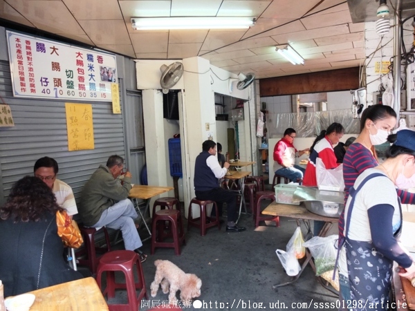 大埔(自製)大腸香腸:【美食特搜。屏東市】大埔(自製)大腸香腸。無店名炭烤香腸攤 內行食客都知道 屏東大埔美食篇