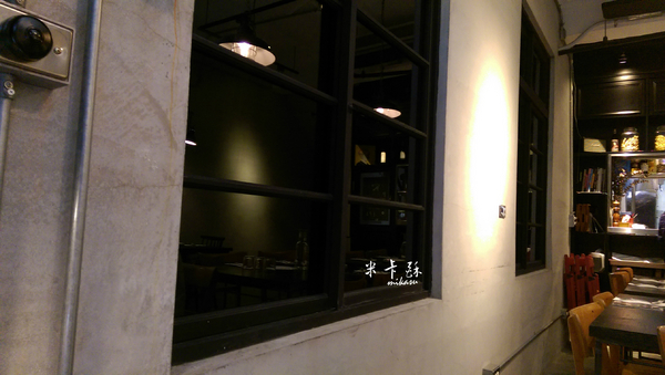 Pushpin 圖釘餐酒：【高雄/食﹡鹽埕】駁二特區美食展．隱身巷弄的小餐館．Pushpin 圖釘餐酒