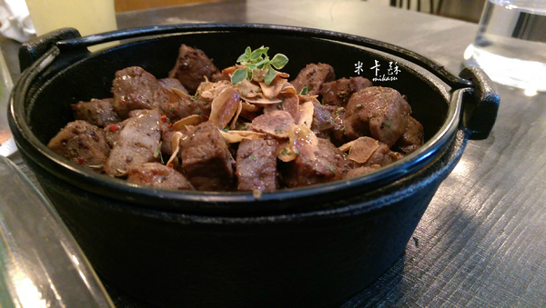 Pushpin 圖釘餐酒：【高雄/食﹡鹽埕】駁二特區美食展．隱身巷弄的小餐館．Pushpin 圖釘餐酒