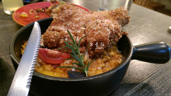 Pushpin 圖釘餐酒：【高雄/食﹡鹽埕】駁二特區美食展．隱身巷弄的小餐館．Pushpin 圖釘餐酒