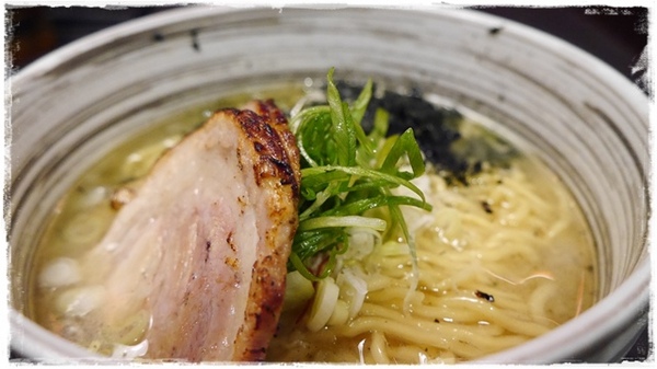 札幌炎神拉麵(台灣店)：【台北◍•ᴗ•◍東區】美食・札幌炎神拉麵　台灣店-海外第一號店✯捷運國父紀念館站｜1300度放射火焰的濃厚美味