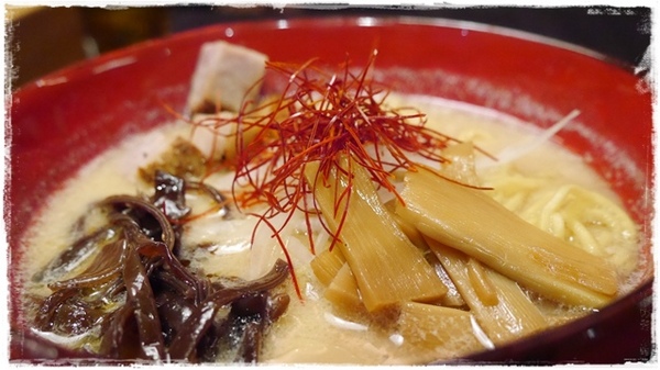 札幌炎神拉麵(台灣店)：【台北◍•ᴗ•◍東區】美食・札幌炎神拉麵　台灣店-海外第一號店✯捷運國父紀念館站｜1300度放射火焰的濃厚美味