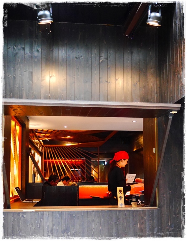 札幌炎神拉麵(台灣店)：【台北◍•ᴗ•◍東區】美食・札幌炎神拉麵　台灣店-海外第一號店✯捷運國父紀念館站｜1300度放射火焰的濃厚美味