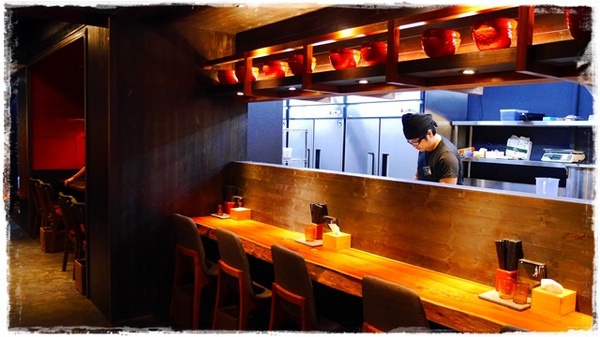 札幌炎神拉麵(台灣店)：【台北◍•ᴗ•◍東區】美食・札幌炎神拉麵　台灣店-海外第一號店✯捷運國父紀念館站｜1300度放射火焰的濃厚美味