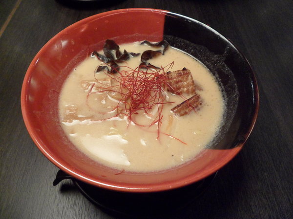 札幌炎神拉麵(台灣店)： 【台北東區．美食 】札幌炎神拉麵 台灣店