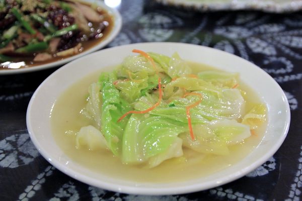清境水擺夷民宿餐廳,奇珍包料魚,清境高麗菜,酸木瓜湯,雲南椒麻雞清境水擺夷民宿餐廳,奇珍包料魚,清境高麗菜,酸木瓜湯,雲南椒麻雞