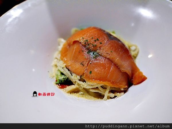 P1490811煙燻鮭魚奶油麵.JPG