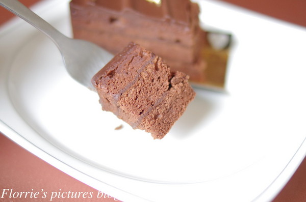 Aposo艾波索幸福甜點：三峽區美食~Aposo艾波索烘焙坊~香濃迷人的黑金磚巧克力蛋糕