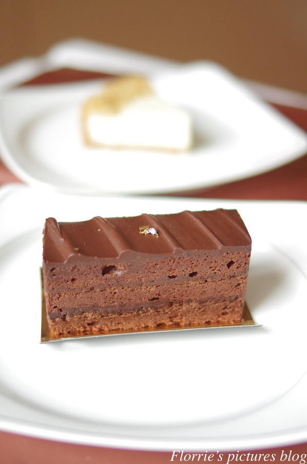 Aposo艾波索幸福甜點：三峽區美食~Aposo艾波索烘焙坊~香濃迷人的黑金磚巧克力蛋糕