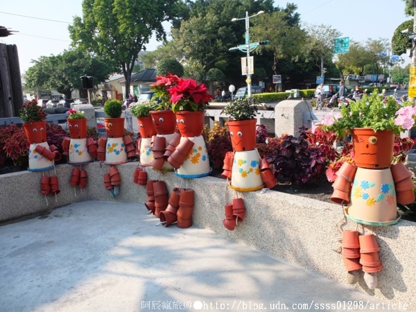 自然綠人文咖啡館:【美食特搜。屏東市】自然綠人文咖啡館。眷村老屋裡的下午茶 由心而綠的那份純粹自然