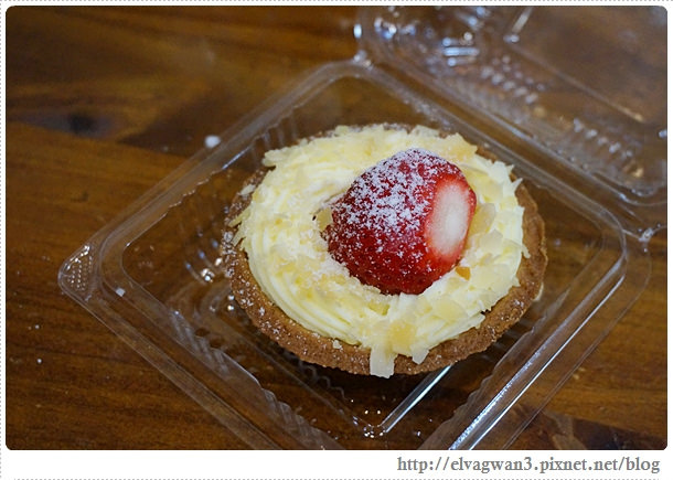 台南-中西區-昭和五五-國華友愛商圈-銅板美食-巷弄美食-麵包甜點-秒殺麵包-限量-預購-金蕉條雞蛋糕-美玉青草茶-18-369-1